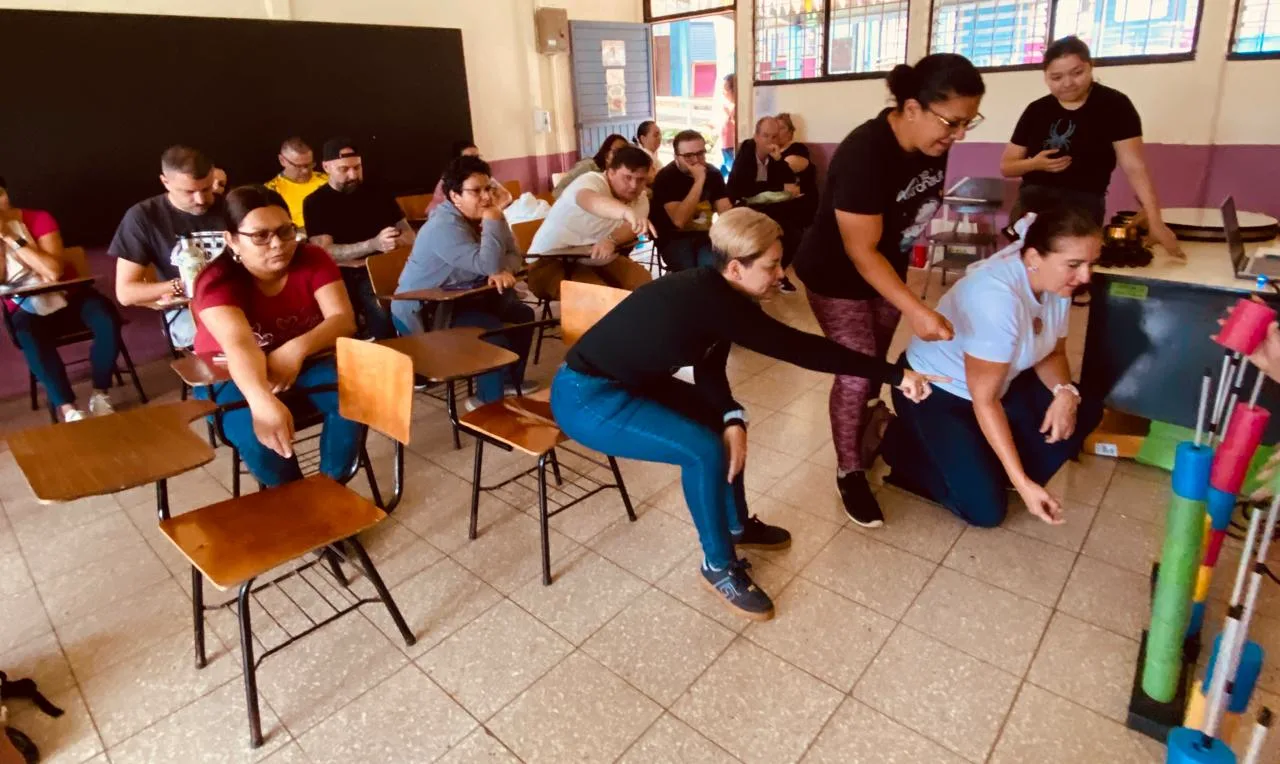 Dinámica participativa de inteligencia emocional en el aula con el personal docente